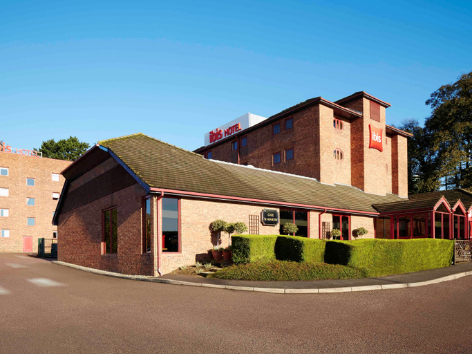 Exterior & Views 2, ibis London Luton Airport, Luton