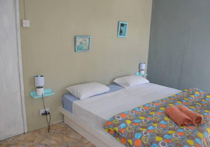 Others 5, Sea and sand