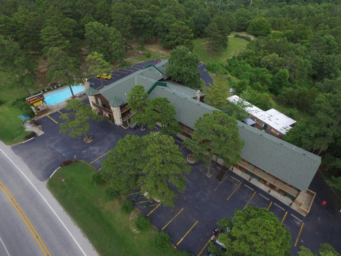 Others 5, Country Mountain Inn, Carroll