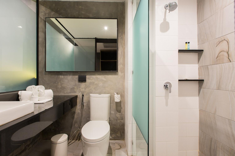 Bathroom 14