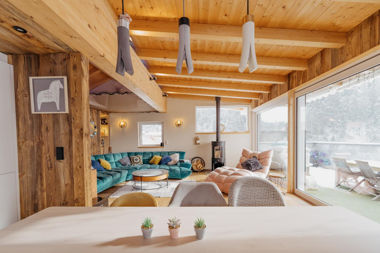 Bedroom 2, Doug's Mountain Getaway, Innsbruck Land