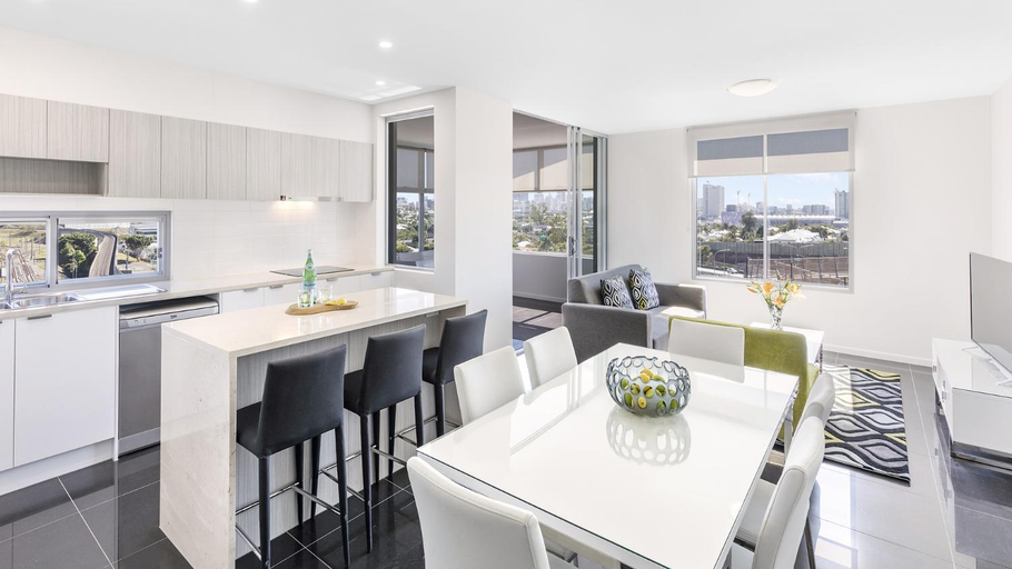 Dining Room 10