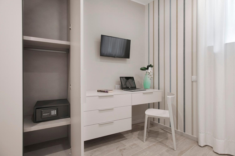 Others 5, Residence Dolcemare, Savona