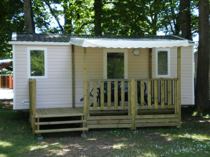 Exterior 4