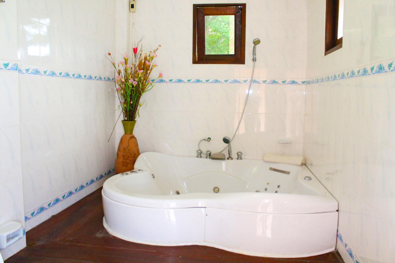 Bathroom 5, Yuwadee Resort, Phuket Island