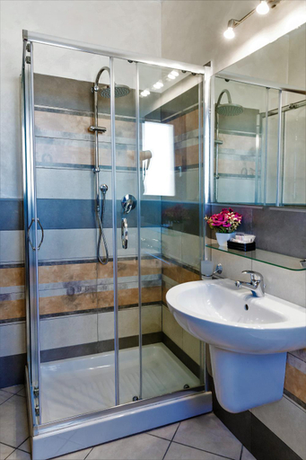 Bathroom 3, La Piazzetta Guest House, Olbia-Tempio