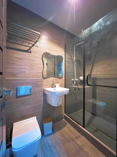 Bathroom, Readyhomes Shortlets and Apartments, IbadanNorth