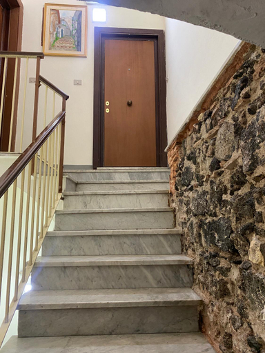 Others 5, Royal House, Catania