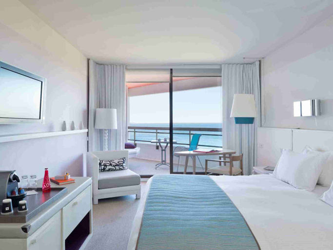 Bedroom 3, Pullman Cannes Mandelieu Royal Casino, Alpes-Maritimes