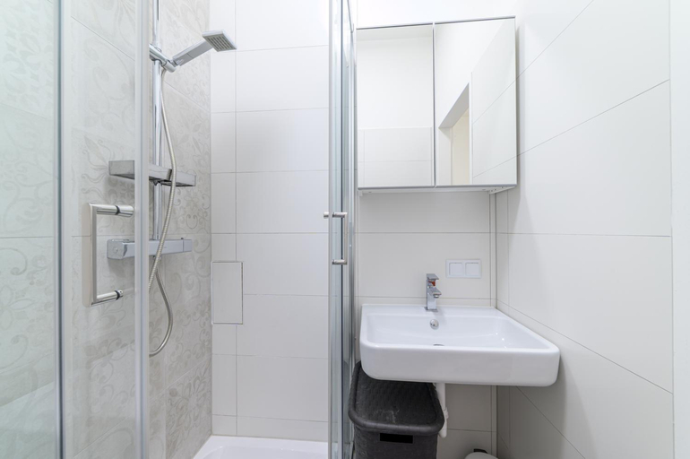 Bathroom 2, Beautiful apartment in Vienna's Heart 1c, Wien