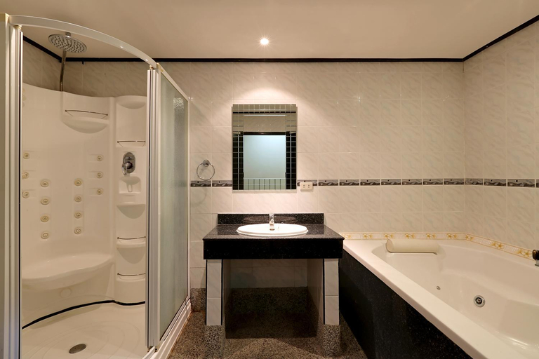 Bathroom 10
