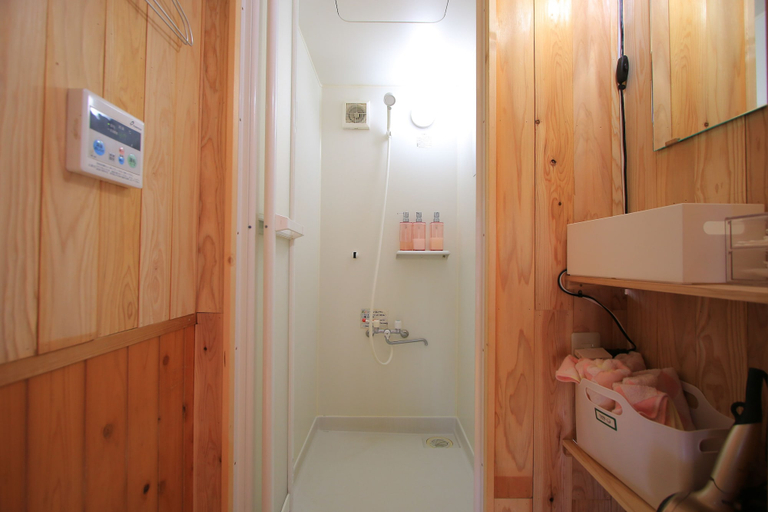 Bathroom 4, Guesthouse Tsuki ga Kirei desu ne, Kumamoto