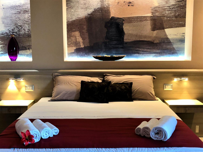 Bedroom 2, La Piazzetta Guest House, Olbia-Tempio