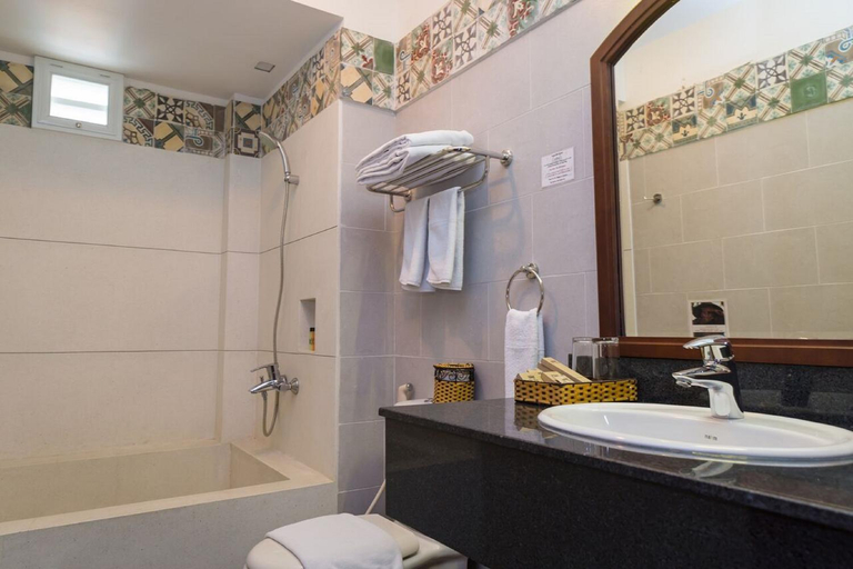 Bathroom 26