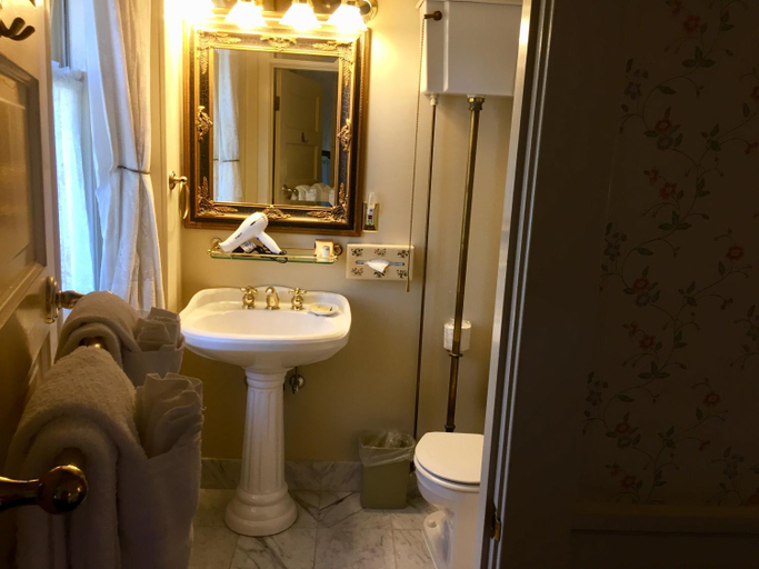 Bathroom 15