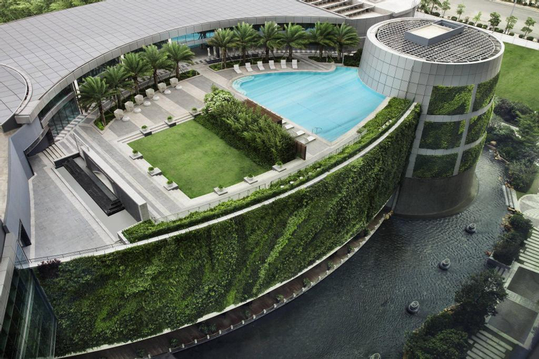 Exterior 4