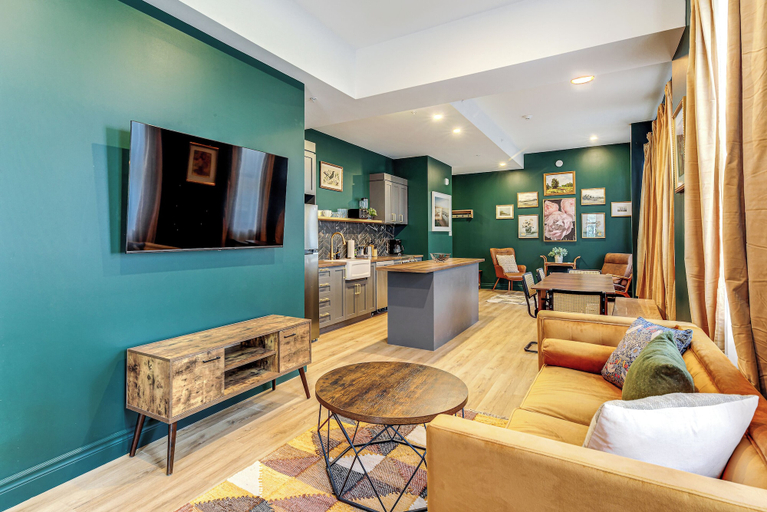 Others 5, Majestic 3-Bedroom Designer Apartment, Communauté-Urbaine-de-Québec