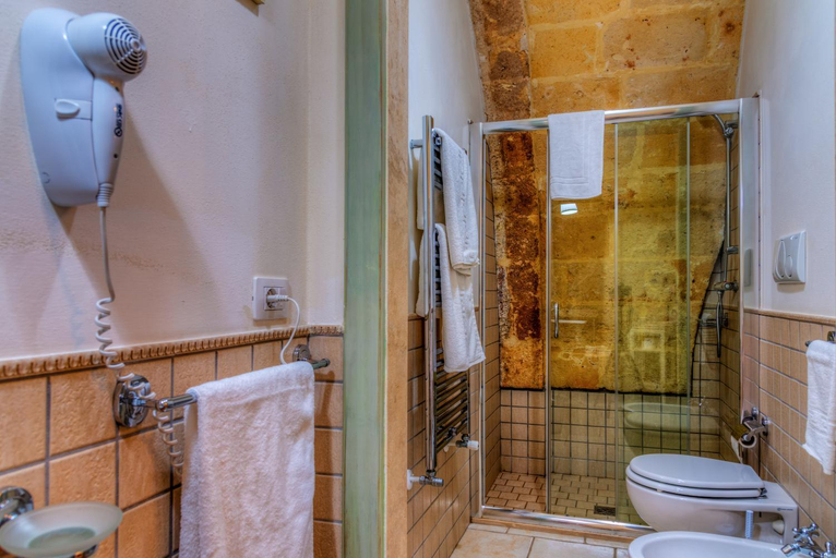 Bathroom 3, Masseria Sorani, Taranto