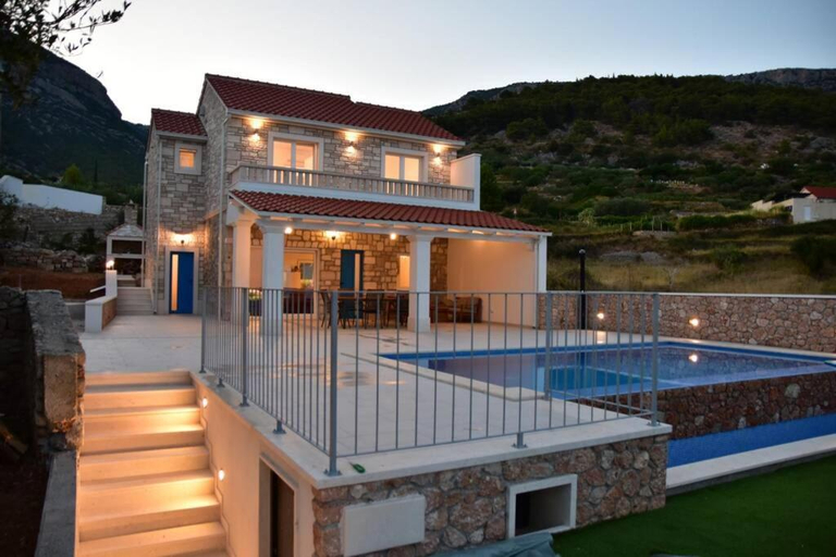 4, Villa Katarina - infinity pool with amazing view, Bol