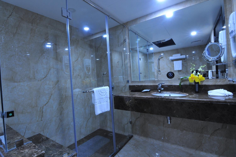 Bathroom 10