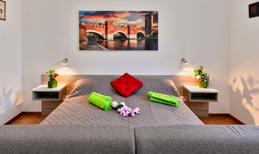 Others 5, Welcome Traveller DIVINE CECILE, Verona