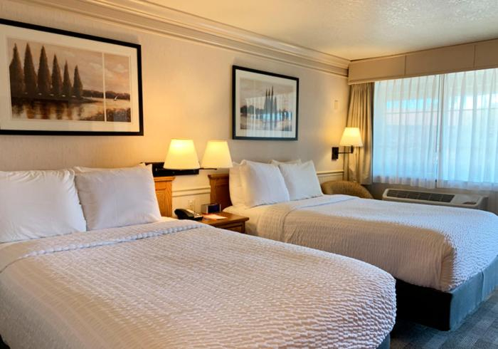 Bedroom 2, Coachman Inn, Island