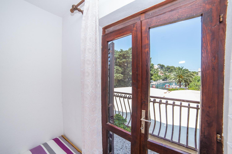 Others 2, Apartments and Rooms Drpic, Supetar