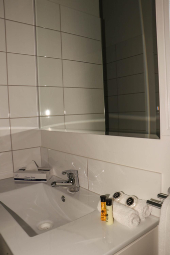 Bathroom 4