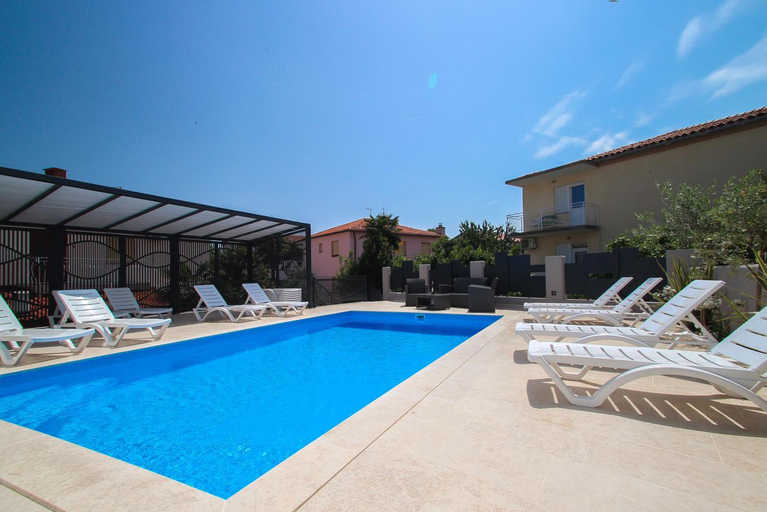 Others 4, Apartments Villa Rivarella, Novigrad