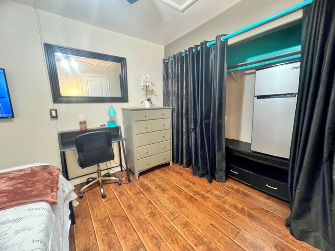 Others 5, OASIS ROOM RENTAL, Los Angeles