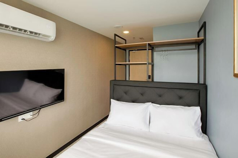 Bedroom 12