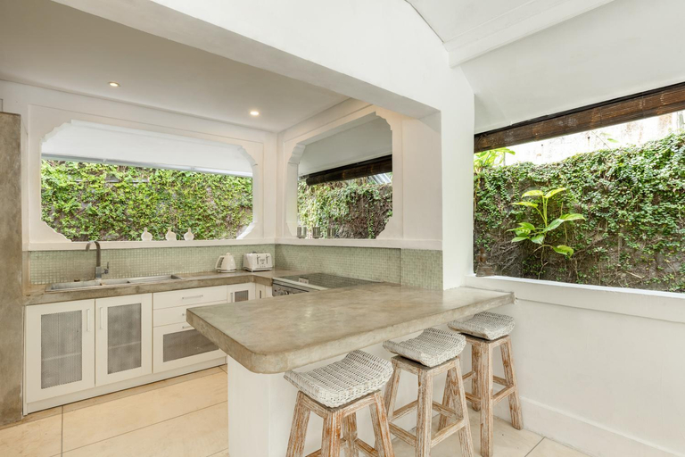 Kitchen, Esha Villa Drupadi Seminyak, Badung