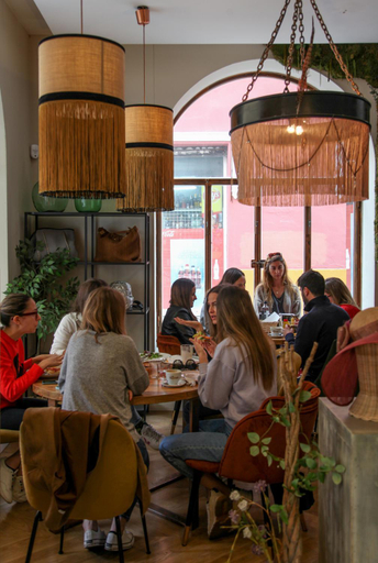 Food & Drinks, Pikis Center Sevilla, Sevilla