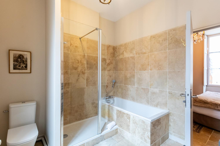 Bathroom 13