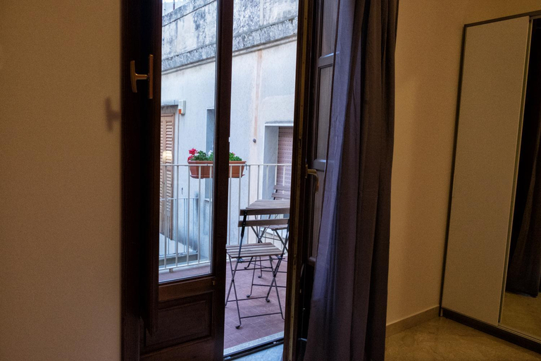 Others 5, Niria, Ragusa