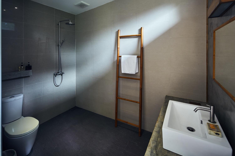 Bathroom 6