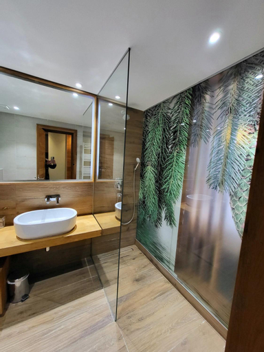 Bathroom 4