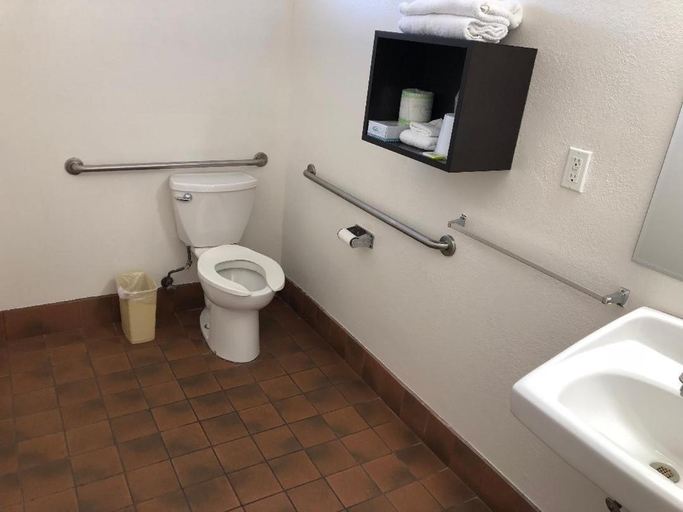 Bathroom 3, Inn Of Long Beach, Los Angeles