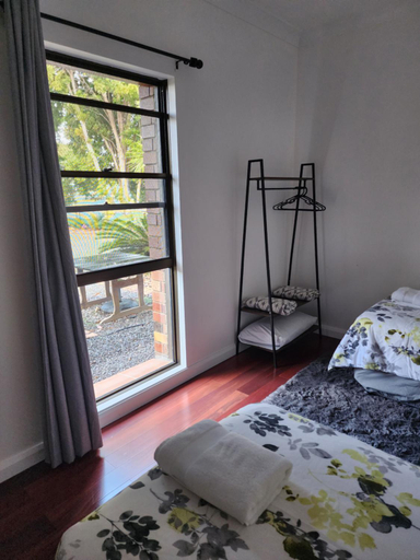 Others 2, Brom Cottage, Caloundra - Rail Corridor