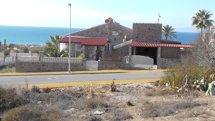Exterior & Views