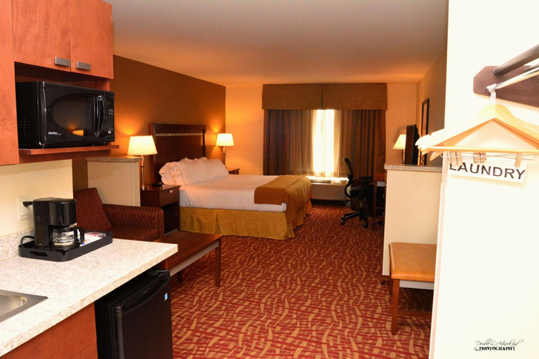 Bedroom 3, Holiday Inn Express & Suites Glendive by IHG, Dawson