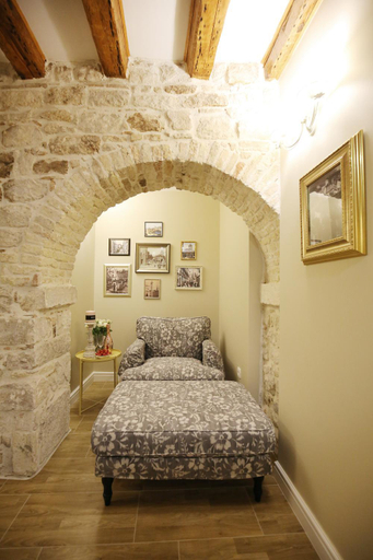 Others 5, Rooms Skoblar, Zadar