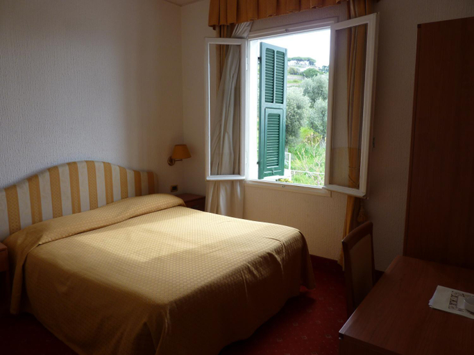 Bedroom 13