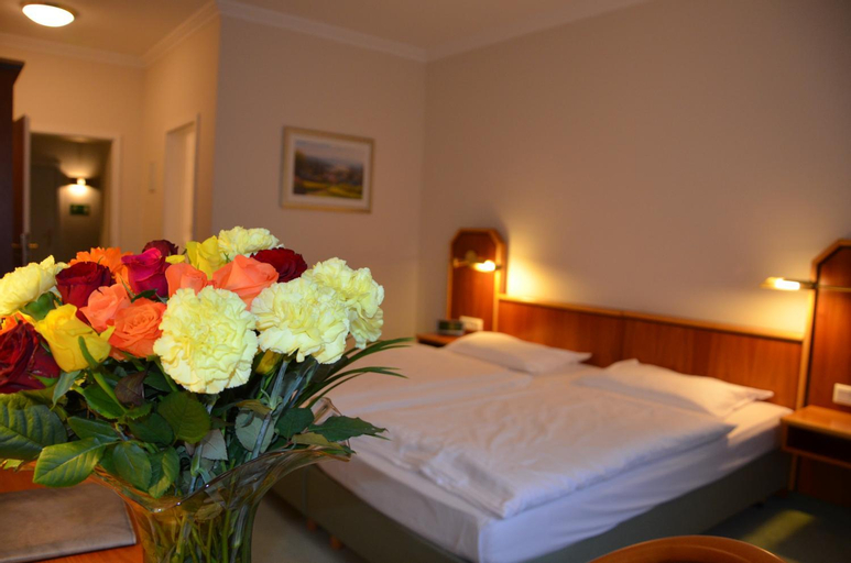 Bedroom 12