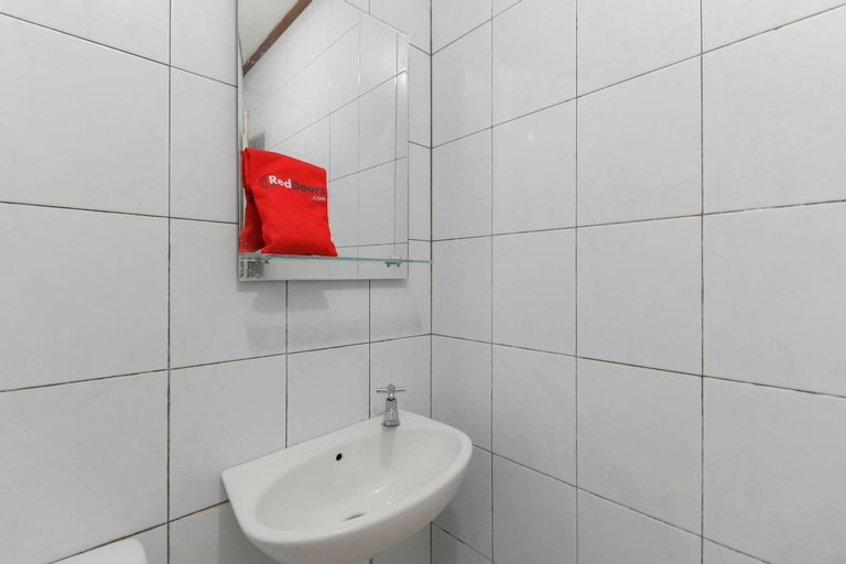 Bathroom 11