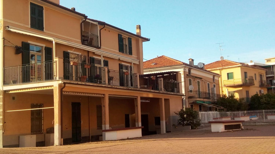 U Juan, Savona