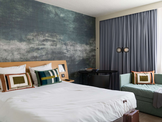 Bedroom 4, Novotel Bayeux, Calvados