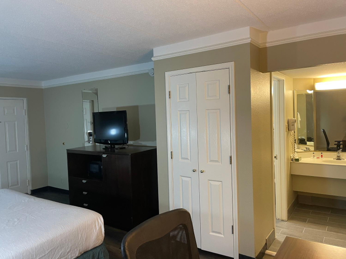 Bedroom 14