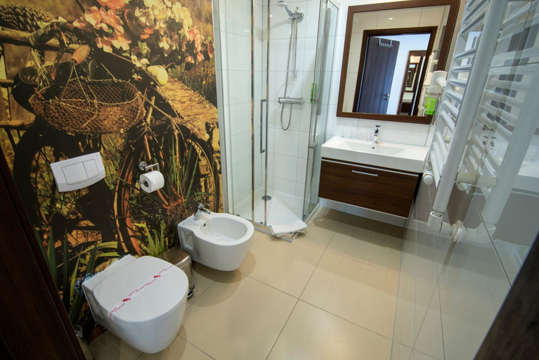 Bathroom, Flinski Sport X SPA, Boutique X Art, Lubań