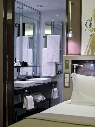 Bathroom 13